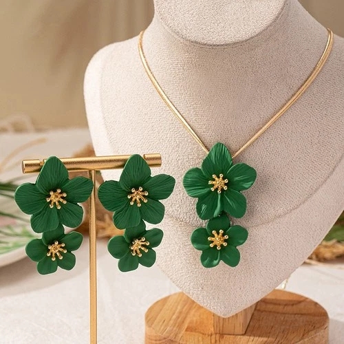 Women's Fashion Elegant Green Flower Pendant Necklace Earring Set Gift Alloy