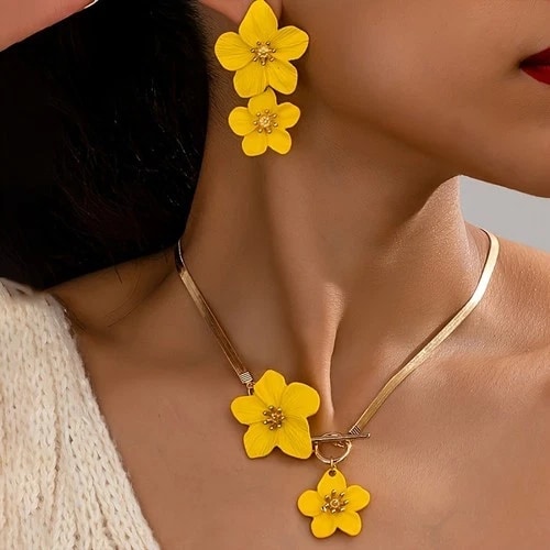 Women's Fashion Elegant Yellow Flower Pendant Necklace Earring Set Alloy view 2